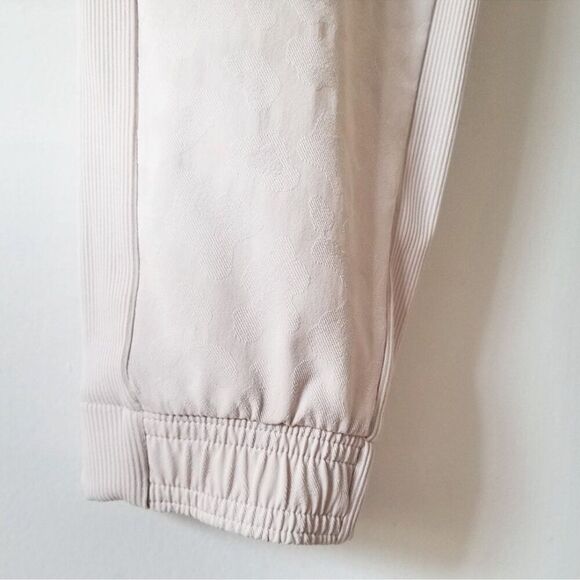 Athleta Brooklyn Textured Jogger in Cream Size 18 - Picture 11 of 16
